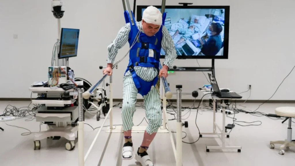 world-first-brain-spinal-implant-paralyzed-patients-walk