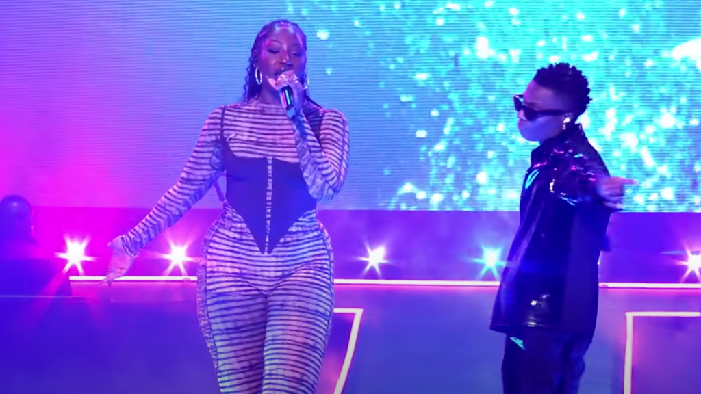 Wizkid And Tems Perform "Essence" On 'The Tonight Show'